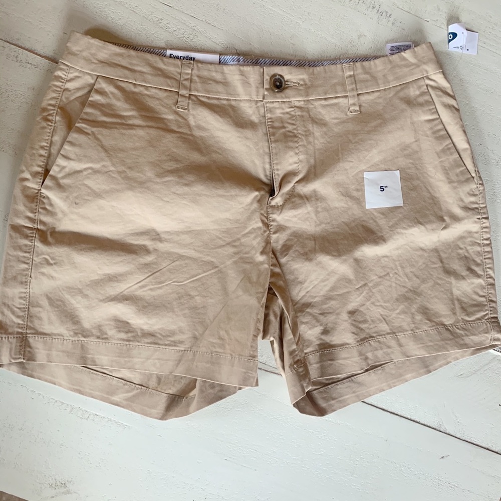 BRAND NEW khaki shorts